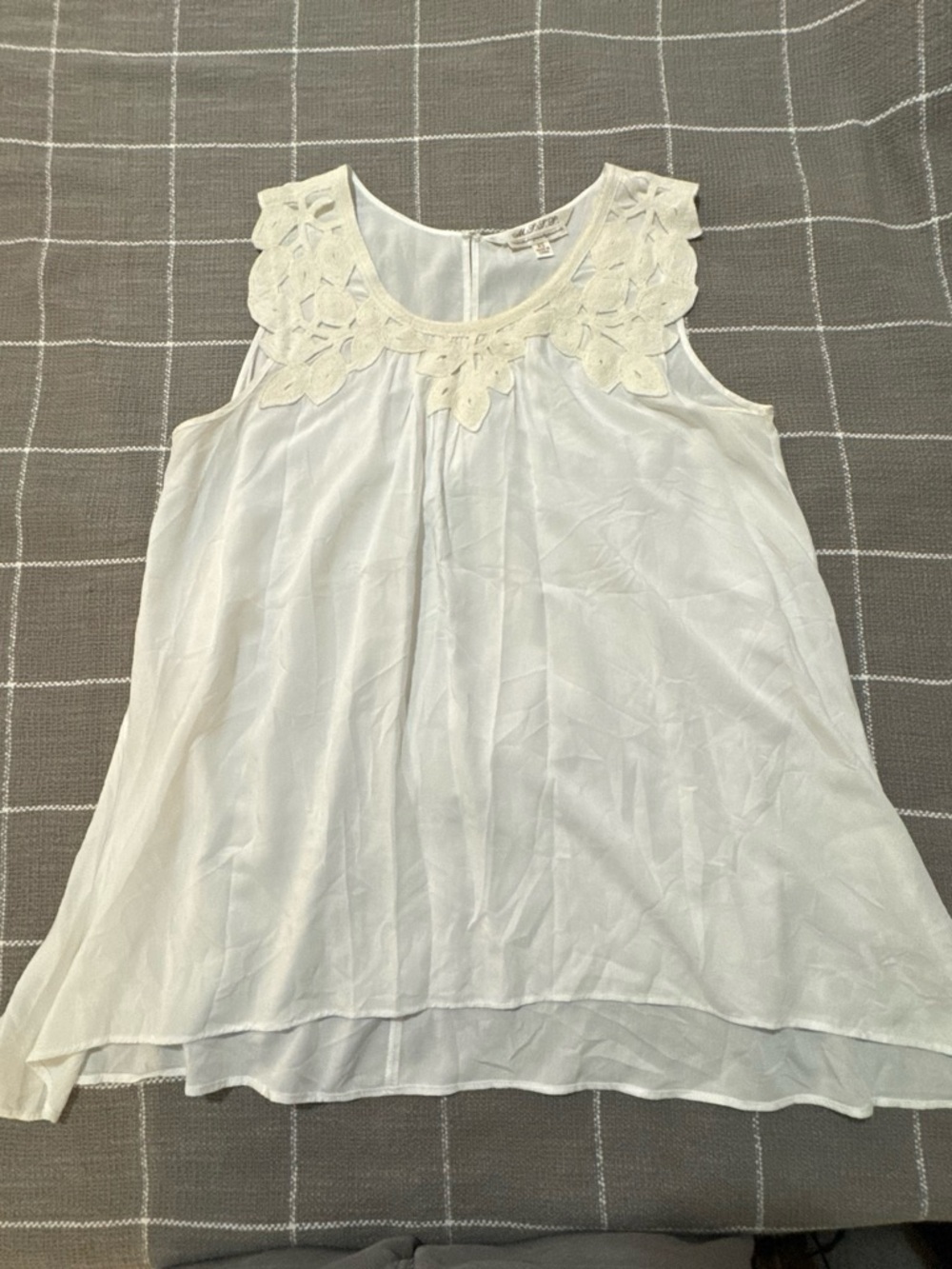 Max Studio White Sleeveless Lace Yoke Blouse